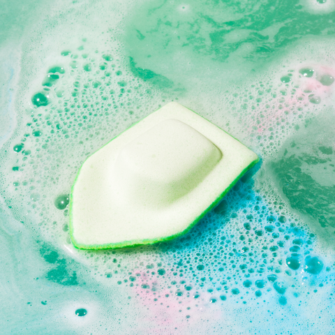 REVER SPA Vehicle Shaped Rainbow Bath Bombs Box
